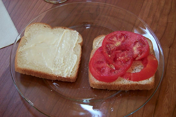 tomato-sandwich-2010-3.JPG